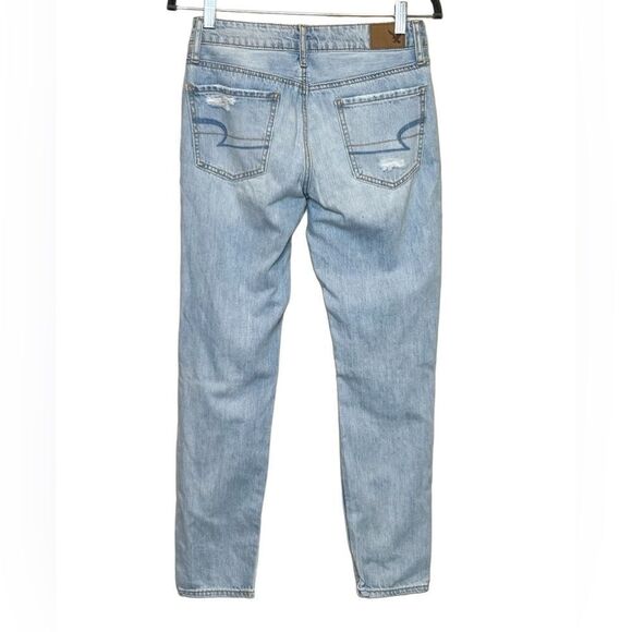 American Eagle light wash distressed tomgirl jeans size 00 - Picture 4 of 14
